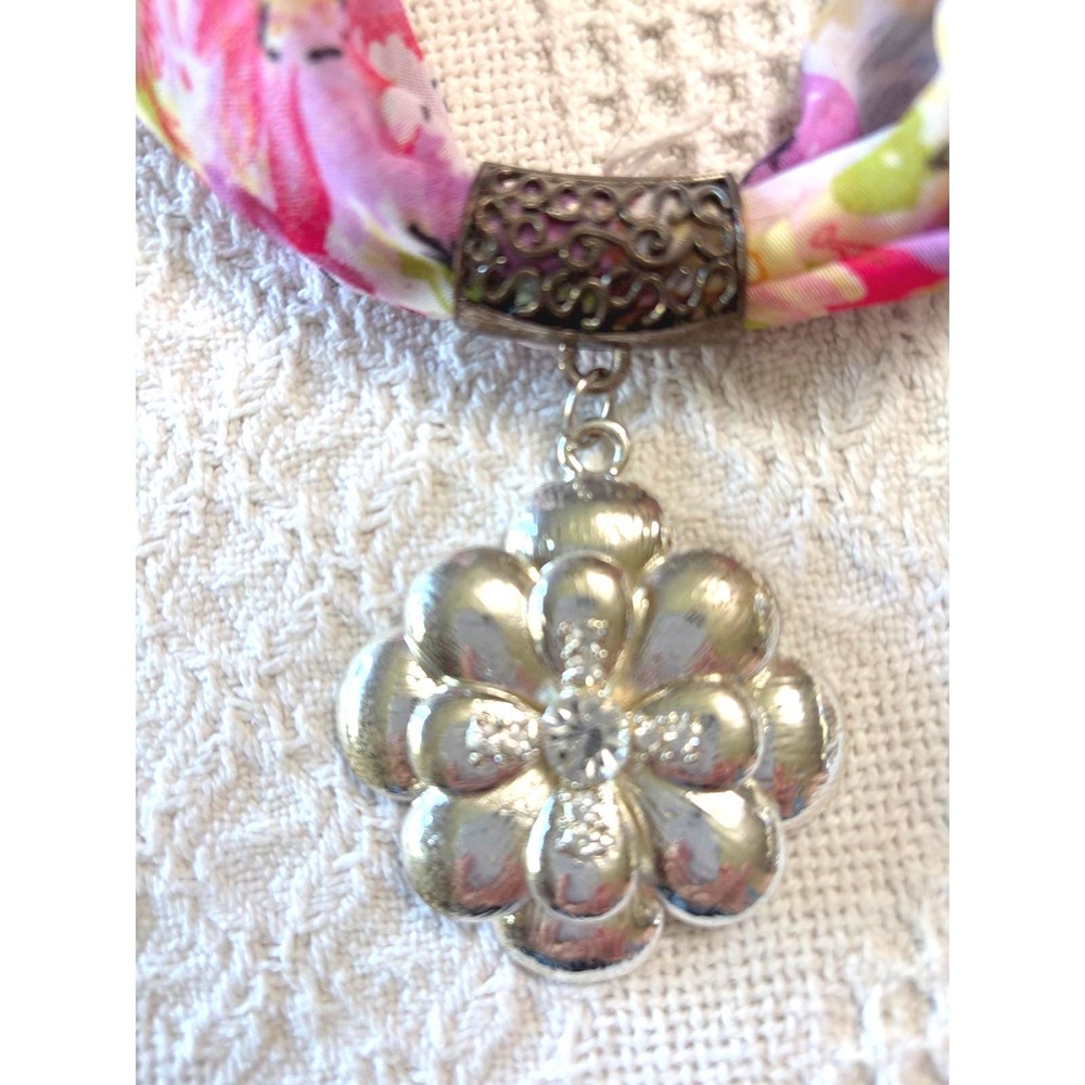 Vintage Chiffon Scarf Necklace‎ Silver Floral Pendant Pink Purple Spring Choker